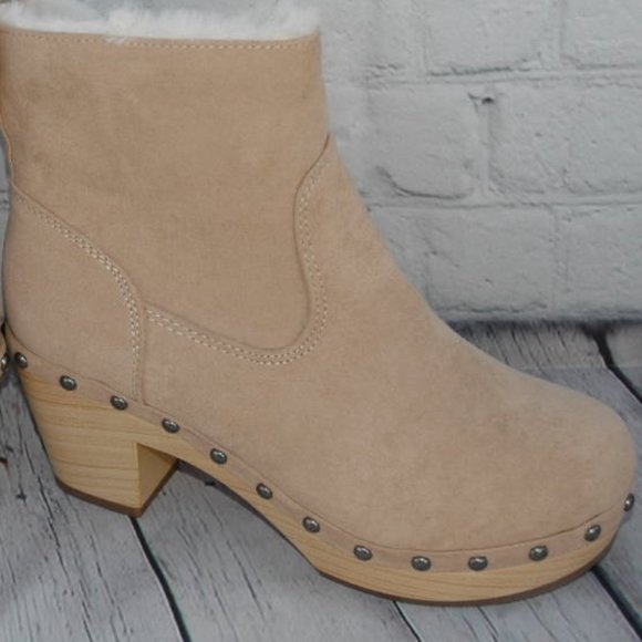 NIB Steve Madden Girl Clog Booties Svet Sand Fab in Beige / Light Tan Size 6.5 - Picture 1 of 8